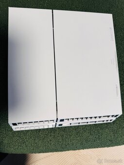 PlayStation 4 - 5