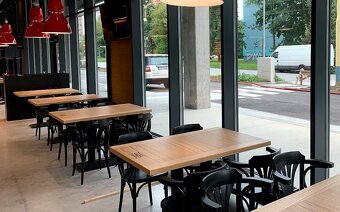 Stoličky TON / čierna alebo červená - 5