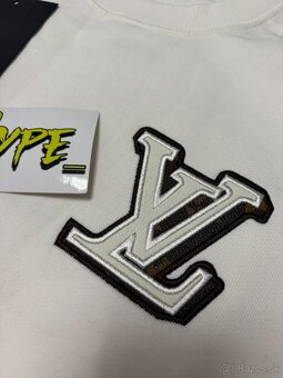 LV - leather patch logo crewneck - 5