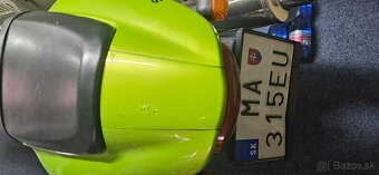 Triumph SpeedTriple 955i - 5