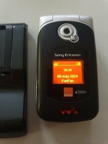 Sony Ericsson C905, W300i - 5