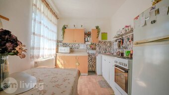 NOVINKA - 2 izbový byt s garážou a záhradou v obci BOBOT - 5
