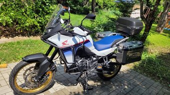 Honda Transalp 750 - 5