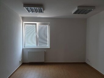 Sklad 67m2, 108m2, kancelárie 17m2,19m2, 32m2 v areáli. Šenk - 5