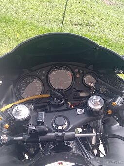 Honda CBR600F - 5