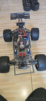 Traxxas Erevo 1:8 - 5