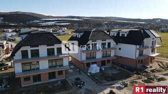 RiverResort Piešťany Banka / Nové bývanie najbližšie k kúpeľ - 5