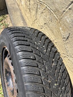Predám zimné pneu NOKIAN SNOWPROOF 2 - 5