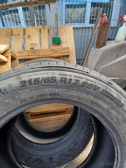 KUMHO ECSTA 215/65R17 - 5