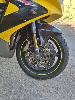 Honda CBR 929 RR - 5