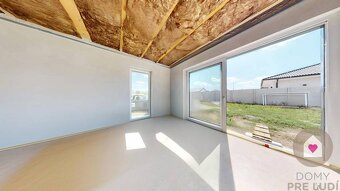 Krásny 4 izbový RD bungalov 92,26 m2 na pozemku 531 m2, Sene - 5