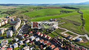 Na predaj stavebný pozemok 904 m2 v obľúbenej lokalite – Suc - 5