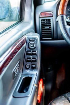 Predám jeep wj 4,7 - 5