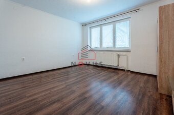 Na predaj rodinný dom v Nemšovej, 252m2, garáž - 5