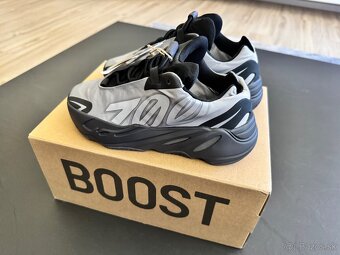 Adidas Yeezy 700 MNVN metal veľ. 36,5 - 5