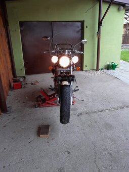 Suzuki Marauder VZ 800 - 5