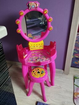 Kozmetický stolík Barbie - 5