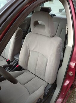 Nissan Almera 1,8 - 5