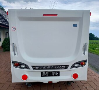 Swift Sterling Eccles Hi-Style 584 z roku 2015 Muver+ Solar+ - 5