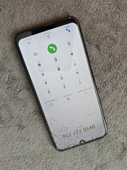 Huawei P Smart 2019 prasknuté sklicko - 5