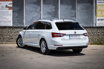 Superb 3 Combi 2.0 TDI DSG Style, Webasto, Kessy, Bixenón - 5