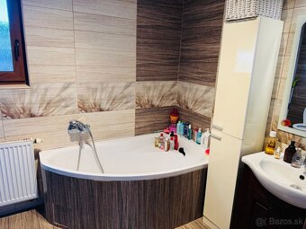 Rodinný dom s extra samostatným apartmánom v Mlynici - 5