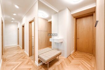 PREDAJ | Jedinečná rezidencia so záhradou v Hausbergu, Staré - 5