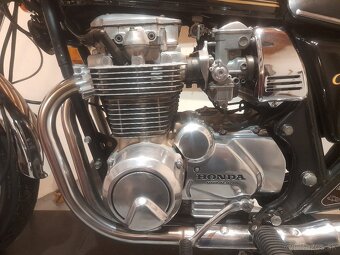 Revoluční Japonský motocykl Honda CB 750 Four... - 5