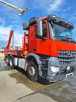 Mercedes arocs - 5