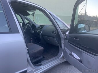 Suzuki SX4 benzín - 5