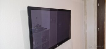 Predám LG 105 cm plus držiak na stenu+ kreslo spolu 60 euro - 5