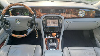Jaguár XJ8 Long verzia - 5