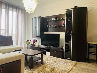NA PRENÁJOM: KOMPLETNE ZARIADENÝ 2 IZBOVÝ BYT, DUNAJSKÁ STRE - 5