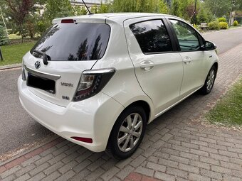 Toyota yaris hybrid - 5