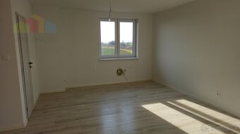 3 izbový byt(80m2) so záhradkou v obci Kamanová -Posledný v - 5