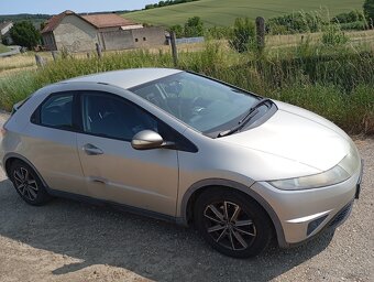 Predám Honda Civic 1.8 iVtec - 5