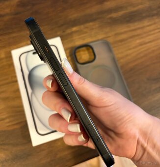 iPhone 15, Black, 128GB, TOP stav - 5