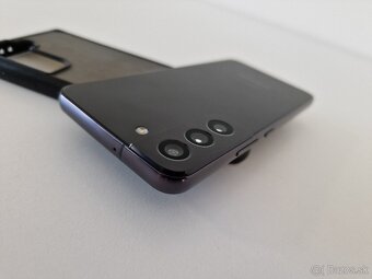 Samsung Galaxy S22 - 5