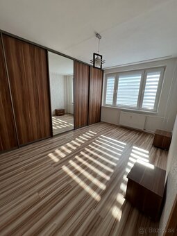 Prenájom 3 izbový byt s balkónom - 5