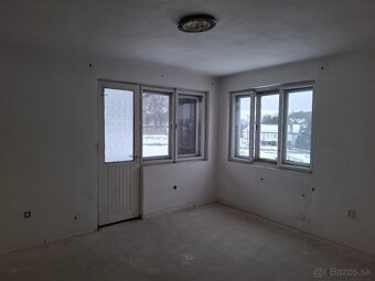 Predám rodinný dom v obci Chrastné pri Vajkovciach - 5