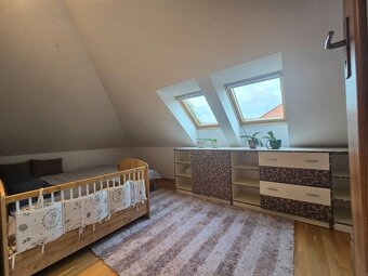 5 izbový podkrovný byt s parkovacím miestom - 5