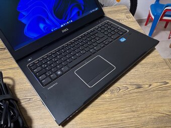 17.3"/Dell/Notebook/i3/8GB RAM DDR3/256GB SSD/Intel HD 2GB - 5