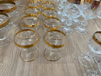 Poháre so zlatým zdobením, okrajom - 5