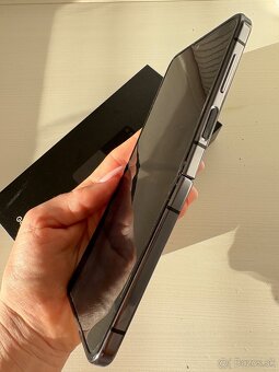 Samsung galaxy Z flip5 - 5