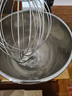 Kuchynsky profi robot 7L - 5