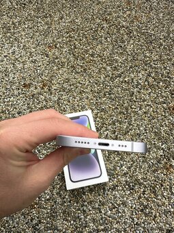iPhone 14 - baterie 100% - 5