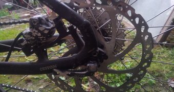 Na predaj – MTB hardtail s výbavou Race Face / Shimano XT + - 5