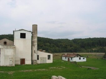 Horné Orešany: výrobno skladový areál na pozemku 29.803m2 - 5
