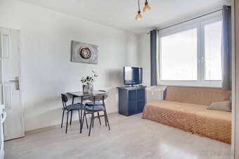 Na prenájom garsónka blízko stanice, Nové Zámky – 19,43m2 - 5