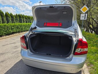 Predám Volvo S40 , 1,6 D , rv. 2007 - 5